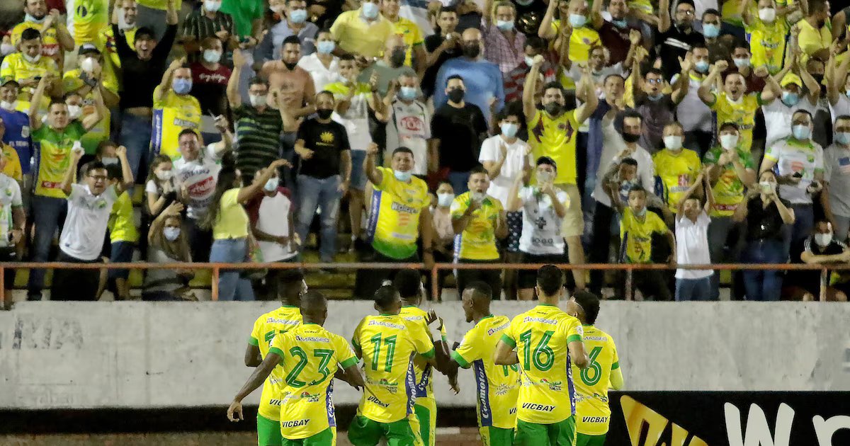 Escudo y colores de Atlético Huila fueron entregados a empresario regional: este es el plan para conservar al equipo en Neiva