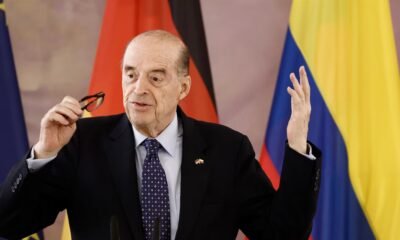 Estas fueron las ‘jugaditas’ de Álvaro Leyva en el caso de pasaportes que hoy lo tiene imputado por prevaricato