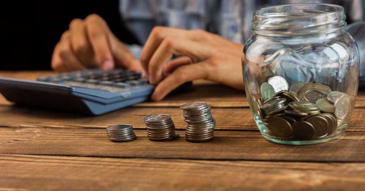 Exministros y gremios explicaron el impacto que tendría subir el Salario Mínimo para 2026 en Colombia en dos dígitos: “Afectarán a la población con menos ingresos”