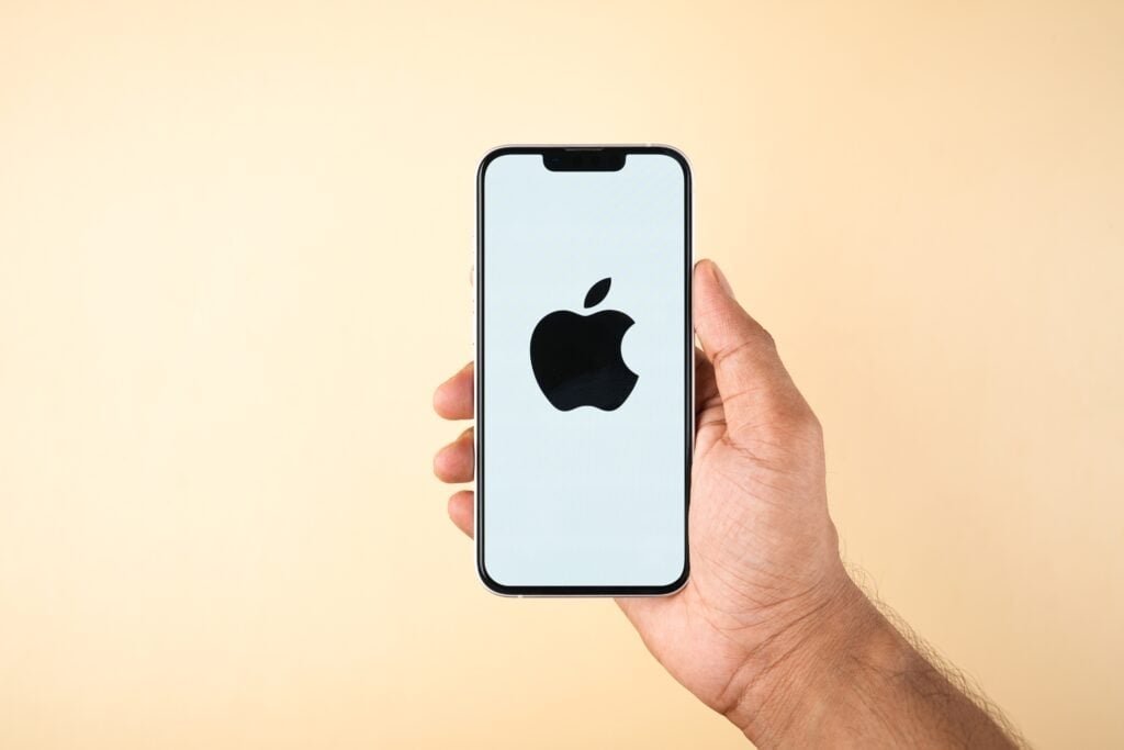 Fabricantes chinos impulsan apps para atraer usuarios del iPhone y ganar cuota en China
