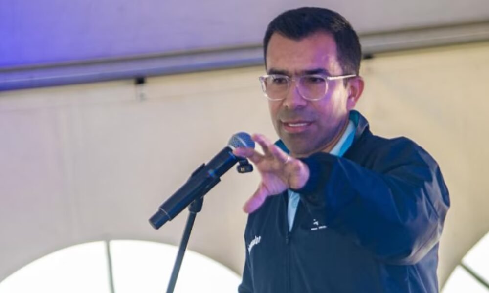 Gobernador de Cundinamarca salió al paso a críticas por trancones para salir de Bogotá vía Soacha en fin de año: “El que hizo esto fue Santos”