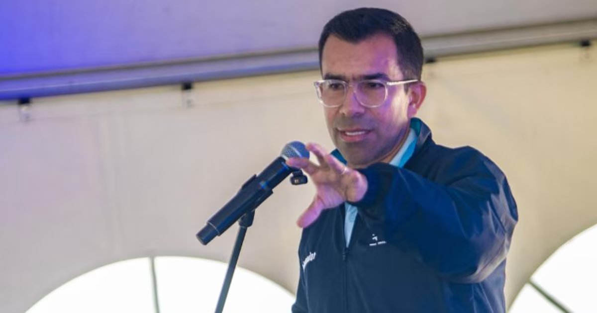 Gobernador de Cundinamarca salió al paso a críticas por trancones para salir de Bogotá vía Soacha en fin de año: “El que hizo esto fue Santos”