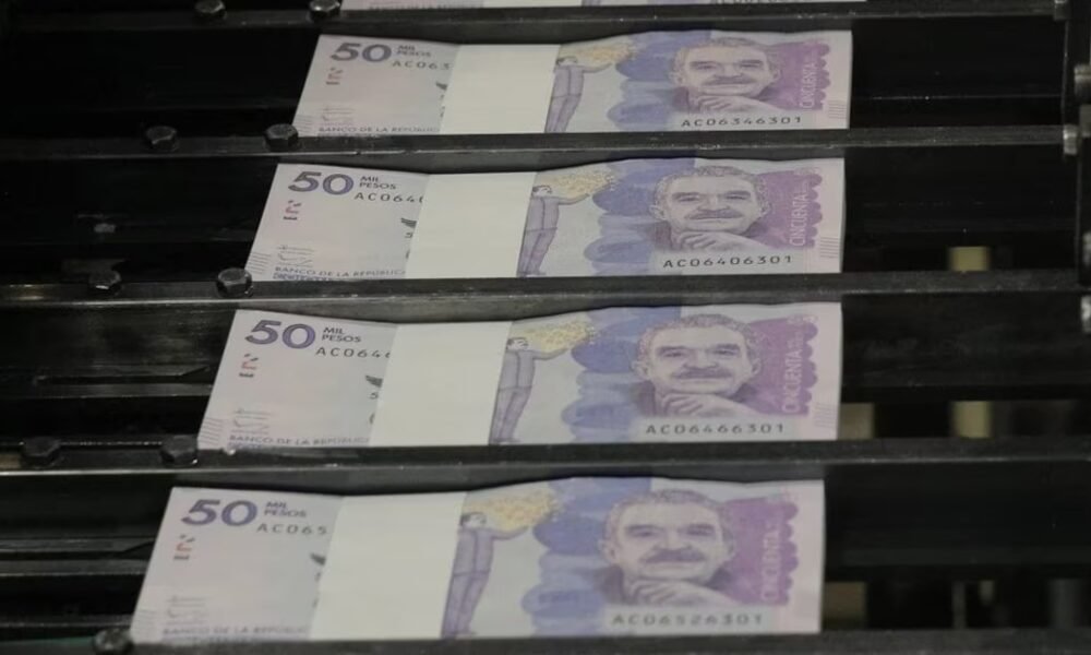 Gobierno Petro podría decretar emergencia económica tras la caída de la reforma tributaria, asegura experto: “Le permite recaudar plata”