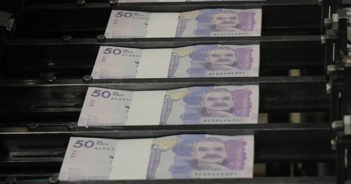 Gobierno Petro podría decretar emergencia económica tras la caída de la reforma tributaria, asegura experto: “Le permite recaudar plata”