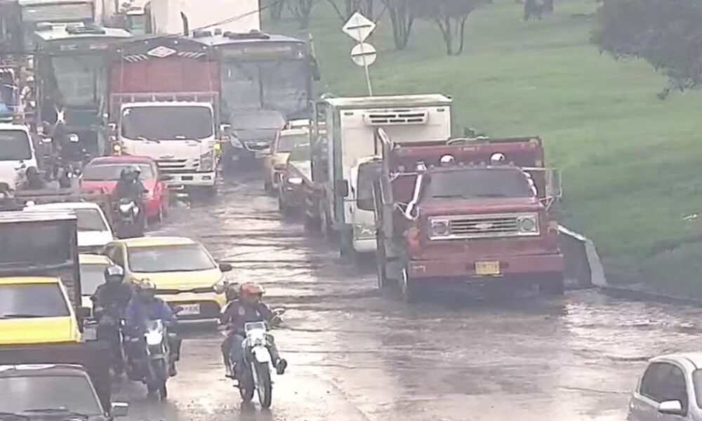 Granizo, trancón e inundaciones: los estragos del intenso aguacero que afectó varias localidades de Bogotá