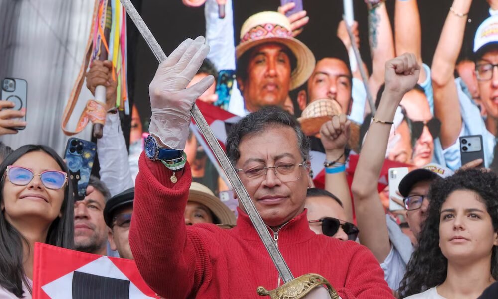 Gustavo Petro insistió en que no está buscando la reelección, pero dejó una puerta abierta: “Si vuelvo al poder...”
