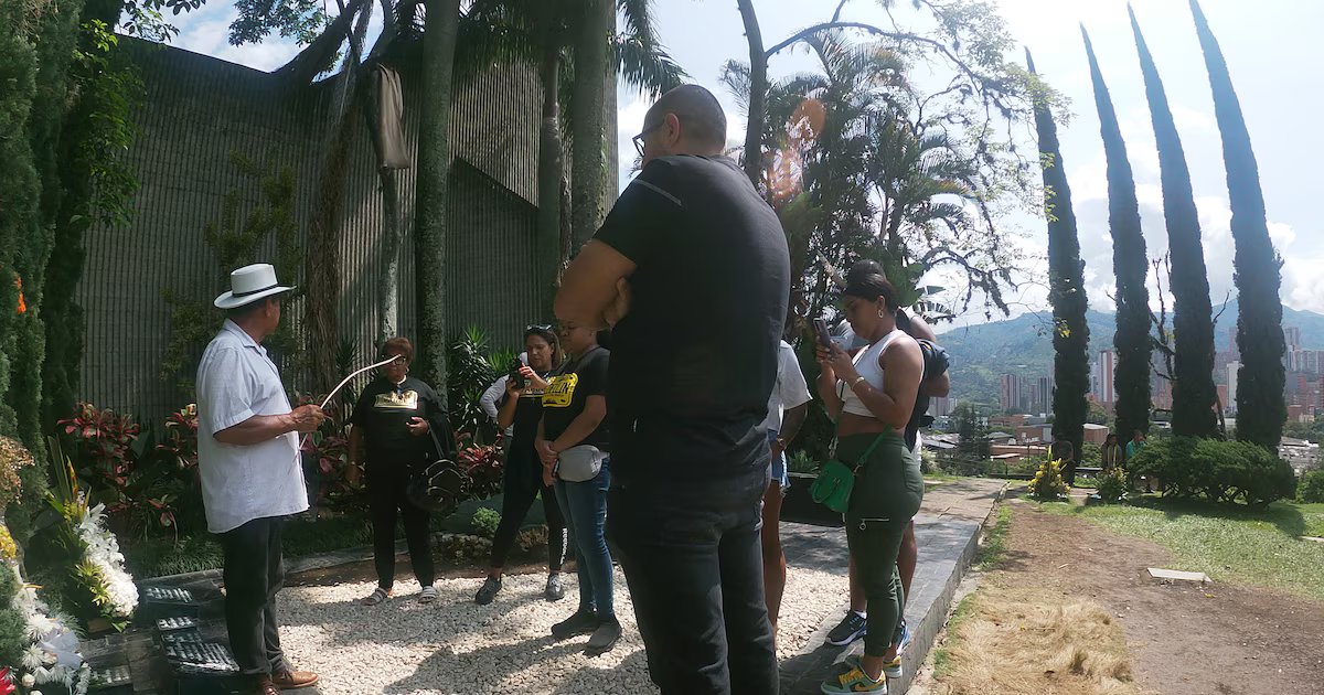 Hija de una víctima de Pablo Escobar reprochó: “Mi padre está en el mismo cementerio… A él le llevan regalos”