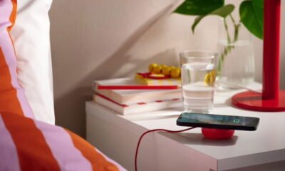 IKEA lanza un cargador inalámbrico magnético que esconde una sorpresa que vas a querer