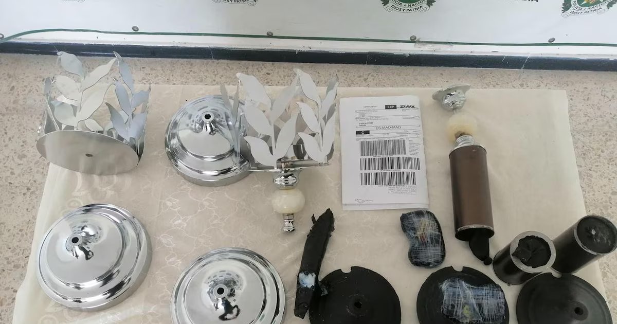Incautan cocaína escondida en una encomienda con lámparas en aeropuerto de Palmira