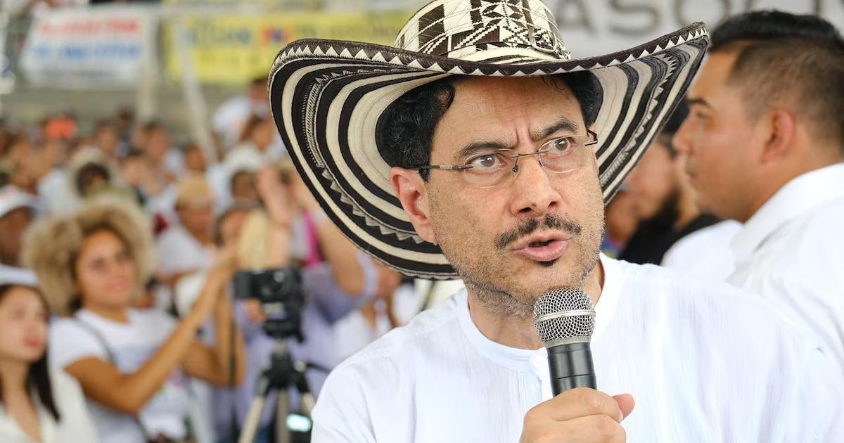 Iván Cepeda prometió ejecutar una “revolución” en Colombia si llega a ganar las elecciones presidenciales 2026: “Avanzaré en entregar tierras”