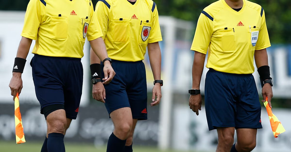 La Comisión Arbitral del fútbol colombiano sancionó “de por vida” a juez que hizo parte del panel FIFA: estos serían los motivos