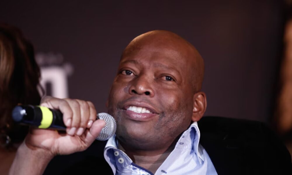 La curiosa petición del “Tino” Asprilla a Donald Trump, mientras viajaba en lancha por el Caribe: “No me vayas a pelar”