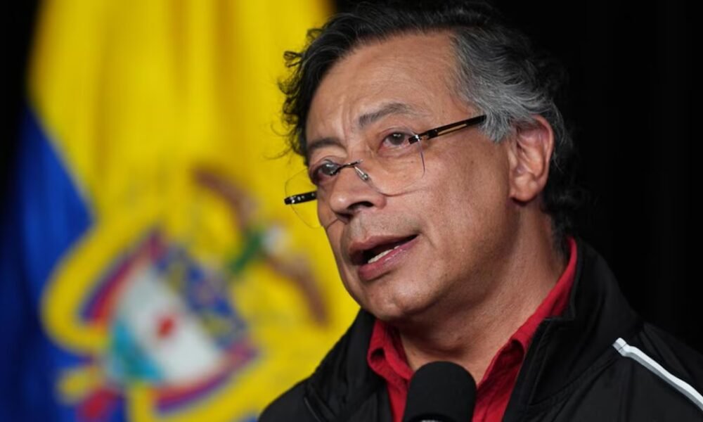 La desaprobación del gobierno de Gustavo Petro llega al 52,7%, según encuesta Bloomberg