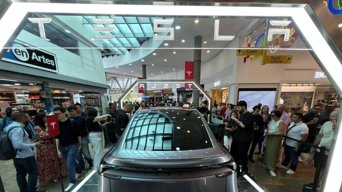 Las marcas de carros eléctricos más vendidos en Colombia en noviembre de 2025: Tesla ya aparece