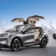 Llamativo SUV eléctrico con puertas tipo Tesla y 445 km de autonomía. Tiene 8 años de garantía y buenos acabados interiores.