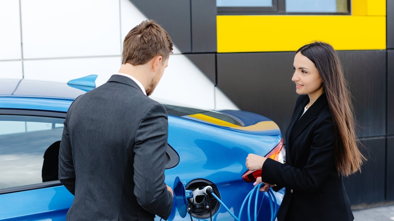 Los 20 carros eléctricos más vendidos en noviembre y en lo que va de 2025 en Colombia: ¿qué pasó con Tesla?