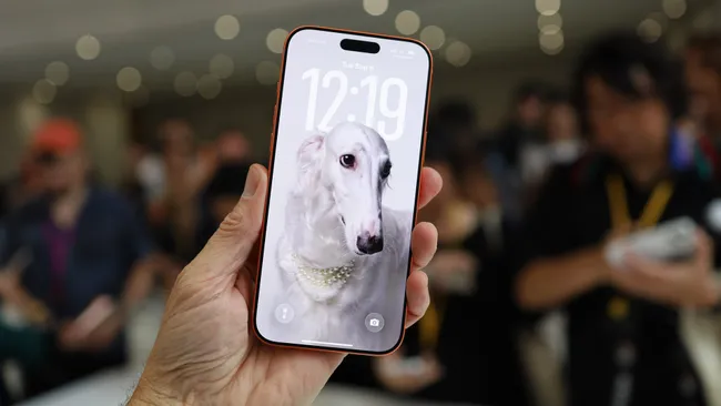Los usuarios del iPhone 17 Pro detectan un ruido extraño en los altavoces al cargar el móvil