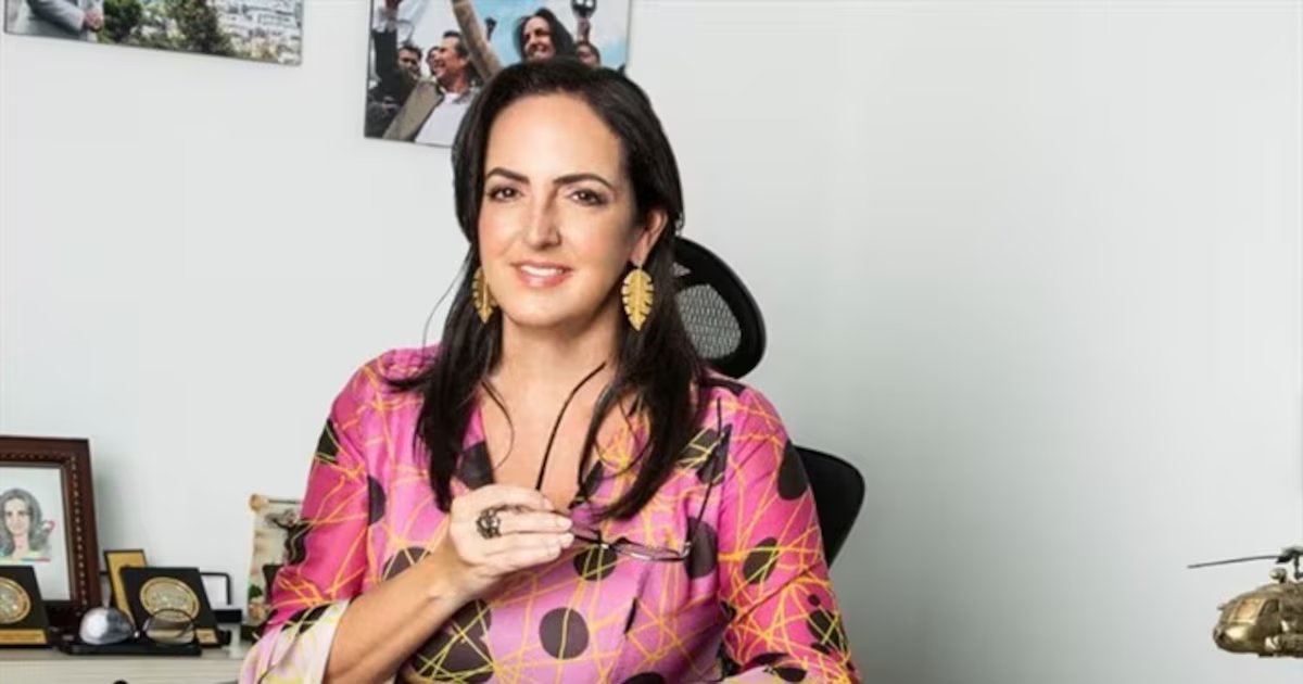 María Fernanda Cabal recordó una publicación de Antonio Sanguino en la que criticaba una constituyente: “¿Qué cambió?”