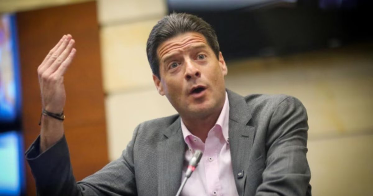 Mauricio Gómez Amín se unió a campaña de Abelardo de la Espriella: anunció renuncia de su precandidatura presidencial