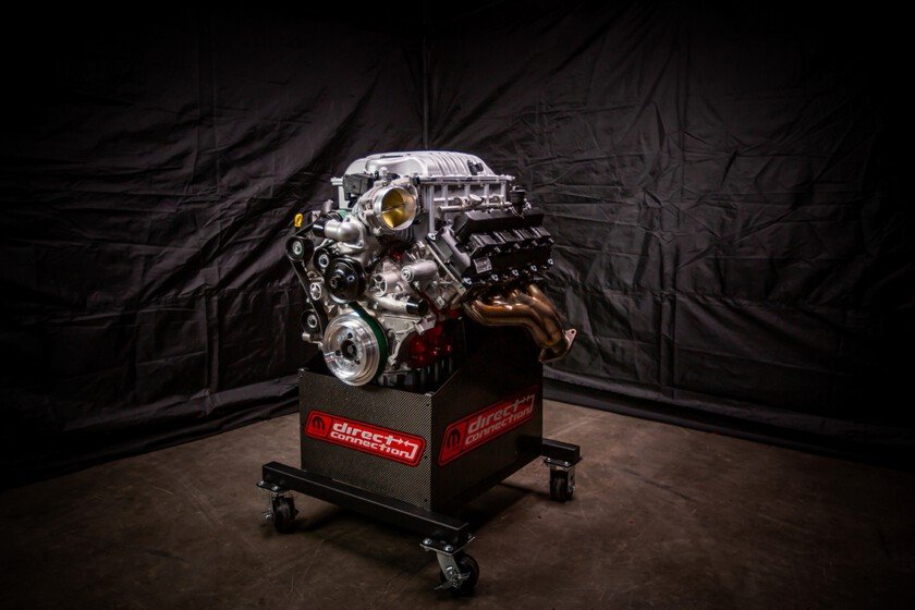 Mientras Tesla da todo por eléctrico, Stellantis contraataca con un bestial V8 para muscle cars modernos