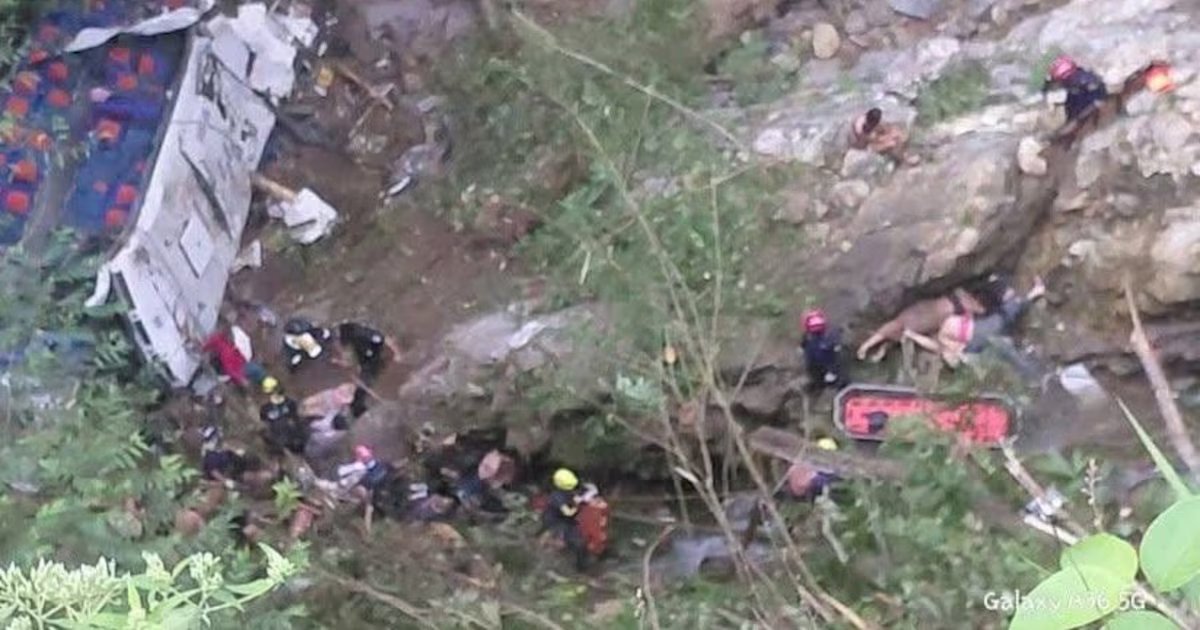 “No fue por microsueño”: familias cuestionan causa del accidente del bus del Liceo Antioqueño en Antioquia