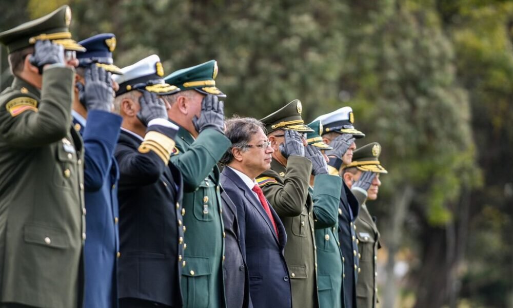 No solo fueron ministros: estas fueron las veces que Gustavo Petro ordenó remover la cúpula de las Fuerzas Militares de Colombia