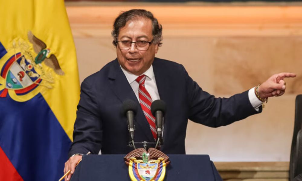 Petro acusa a sectores del poder de encubrir “genocidio” y critica rol de EE. UU. en Colombia