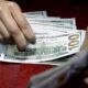 Precio del dólar en Colombia sigue bajando y se pone barato: así se compra y vende el 4 de diciembre en las casas de cambio