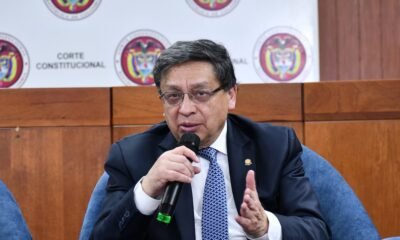 Presidente de la Corte Constitucional deberá retractarse por acusaciones hacia la madre de su hijo en medio de una entrevista