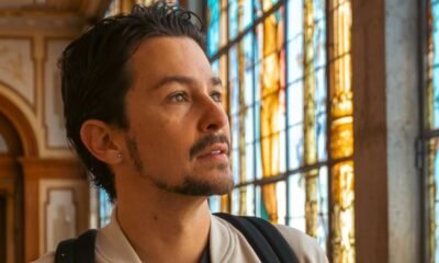 Sebastián Vega revela cuál fue el peor beso de su carrera y confiesa: “Los besos de actuación son muy malucos”