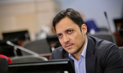 Senador que citó debate por emergencia económica llamó cobarde al Gobierno por inasistencia de ministros: “Dejen de evadir”
