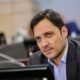 Senador que citó debate por emergencia económica llamó cobarde al Gobierno por inasistencia de ministros: “Dejen de evadir”