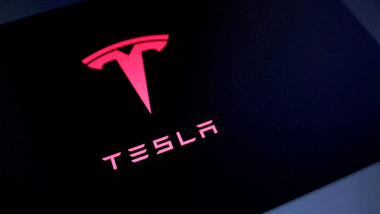 Tesla estima que sus ventas caerán un 15 % en el último trimestre del año - La Voz de Galicia