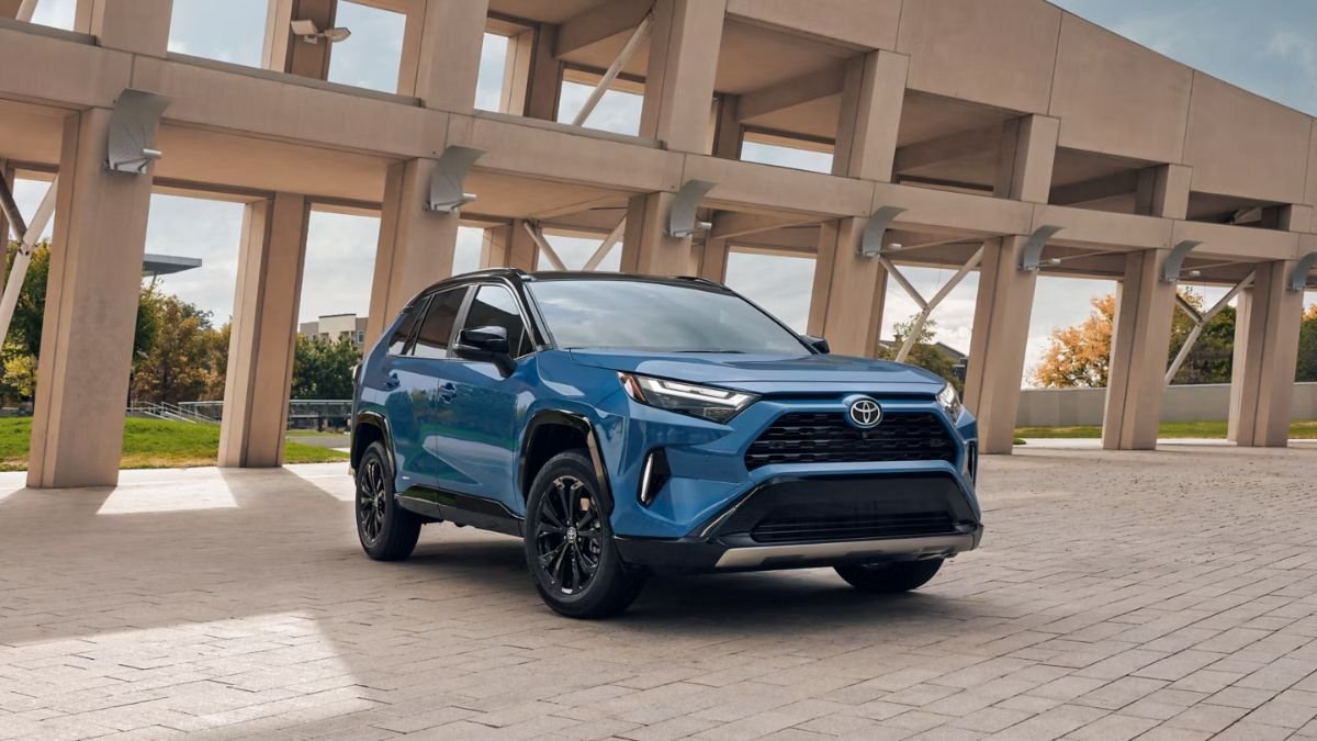 Ventas de autos en 2025: Toyota lideró y Tesla retrocedieron