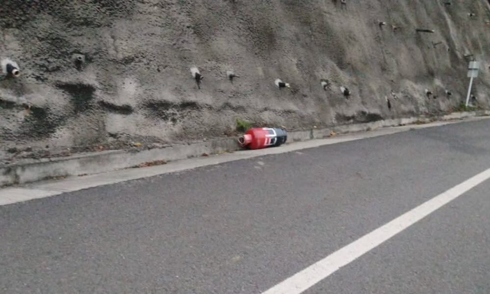 Vía entre Cúcuta y Pamplona fue cerrada temporalmente por dos cilindros abandonados