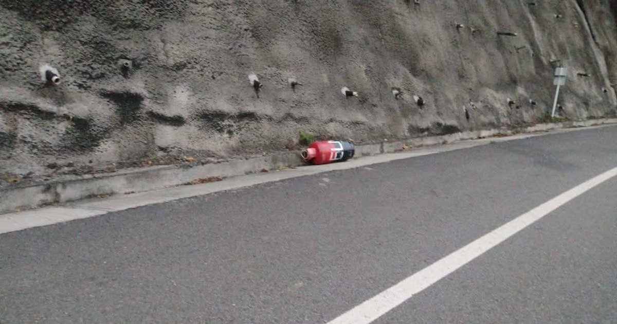 Vía entre Cúcuta y Pamplona fue cerrada temporalmente por dos cilindros abandonados