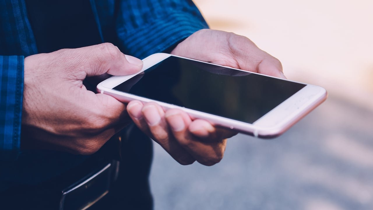 el iPhone será más compatible con relojes y audífonos de otras marcas