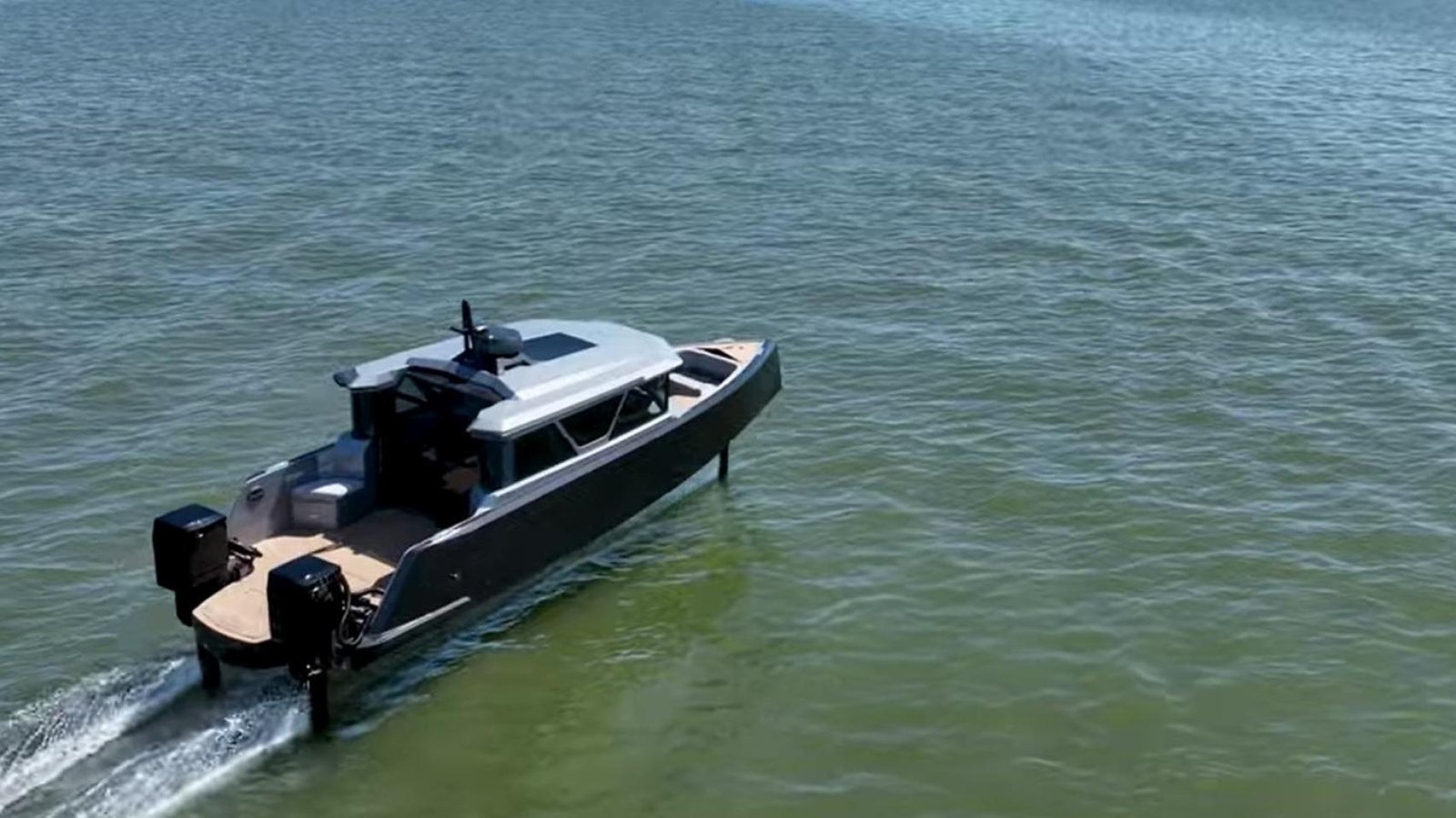transporta 6 pasajeros a 37 km/hy una autonomía récord de 1.293 km