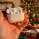 ¿Te han regalado unos AirPods? Llevo casi 10 años usándolos y esta es la configuración que te recomiendo para disfrutarlos al máximo