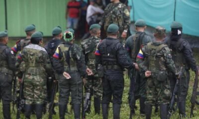 insurgencia lanzó explosivos, mediante drones