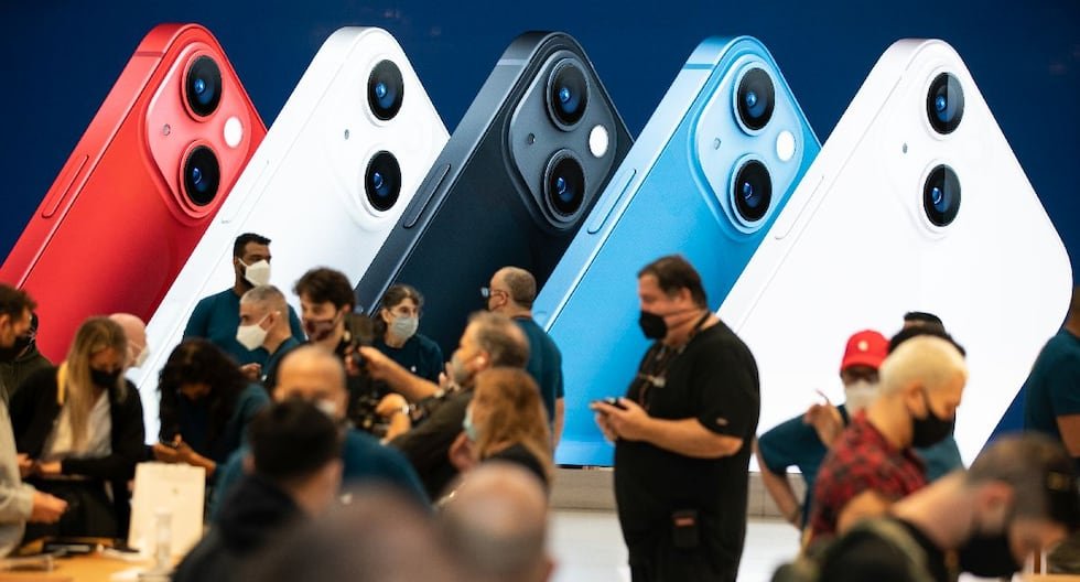 Apple supera expectativas gracias al iPhone, pero alerta por presión en márgenes | TECNOLOGÍA