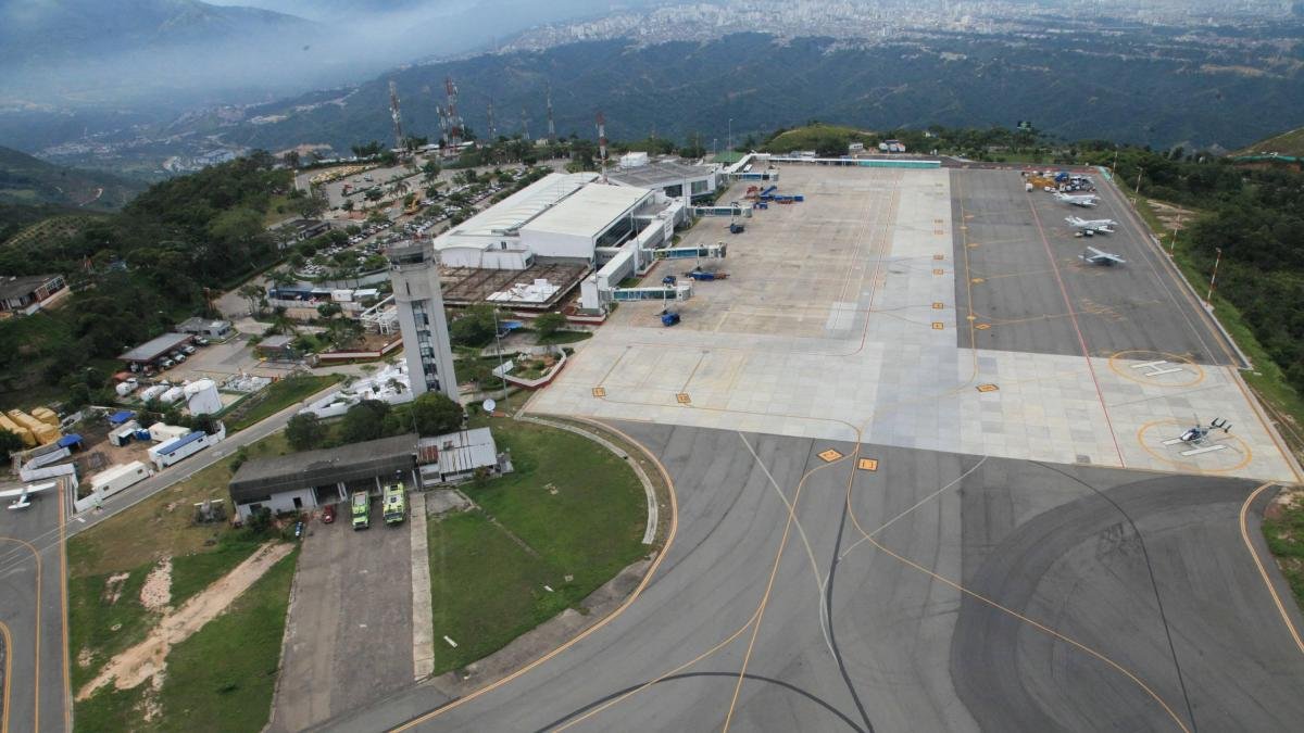 Suspender operaciones en el Aeropuerto Palonegro de Bucaramanga por fallas en la iluminación de la pista: esto se sabe