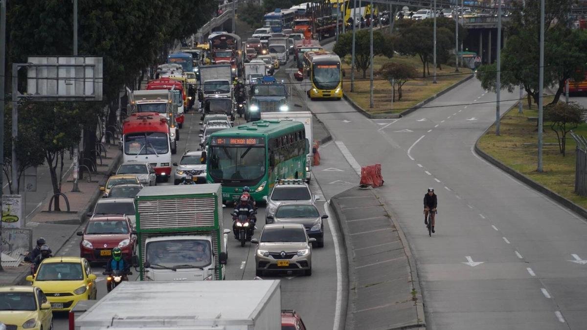 así avanza la movilidad en las principales salidas; reportan siniestro en calle 13