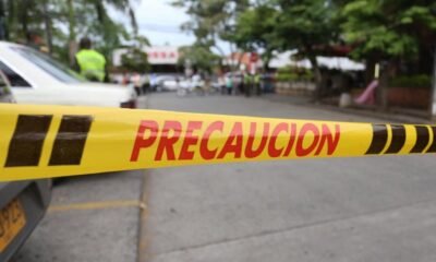 cayó en un recipiente con agua mientras familiares estaban distraidos