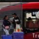 Demandan a Distrito por intervenir con actividades de vendedores informales en transporte público de Bogotá: esto dice el fallo