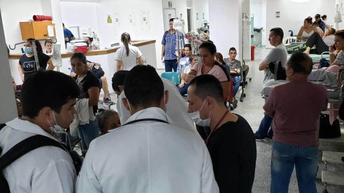 La red hospitalaria de Antioquia enfrenta una asfixiante deuda de $8 billones, mientras los pacientes denuncian una crisis que ya cobra vidas.