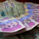 Violento fleteo en Bucaramanga, cinco sujetos le robaron más de 68 millones de pesos a un hombre que acababa de sacar plata de un banco en San Francisco.