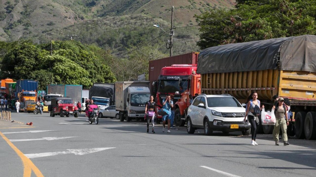 advierten que el bloqueo podría vía a Buenaventura y hacia el interior del país; efectos de taponamientos