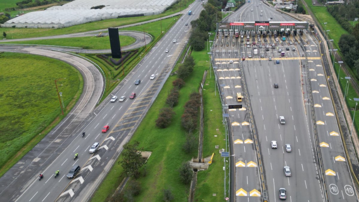 ¿Qué significa la línea verde en carretera y qué multa hay por no respetarla?