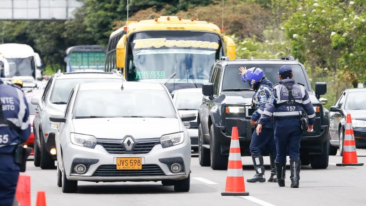 así avanza la movilidad en las principales vías del país tras el puente de Reyes